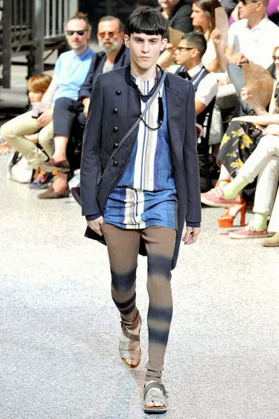 Look 40